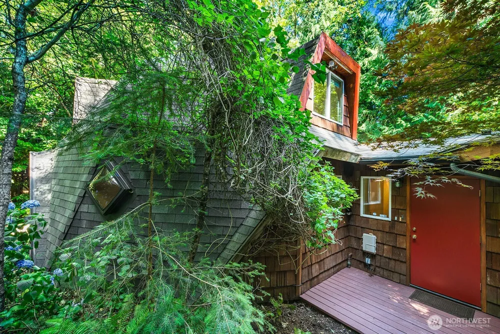 16524 35th Avenue NE Lake Forest Park, WA 98155