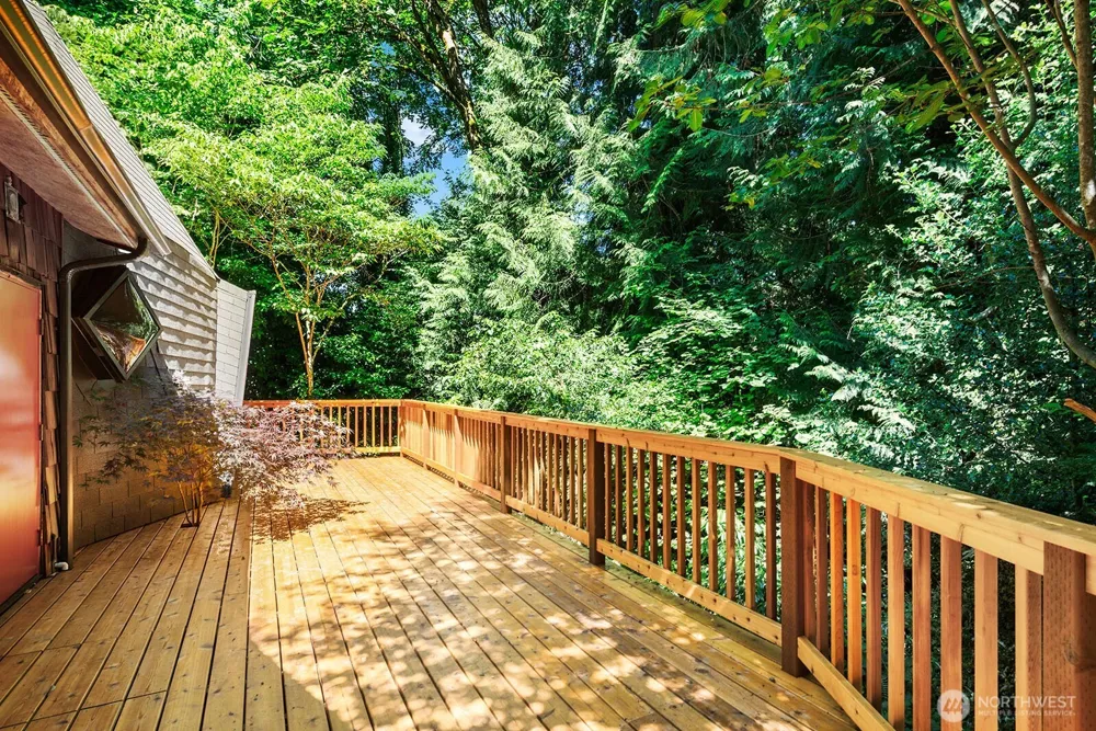 16524 35th Avenue NE Lake Forest Park, WA 98155