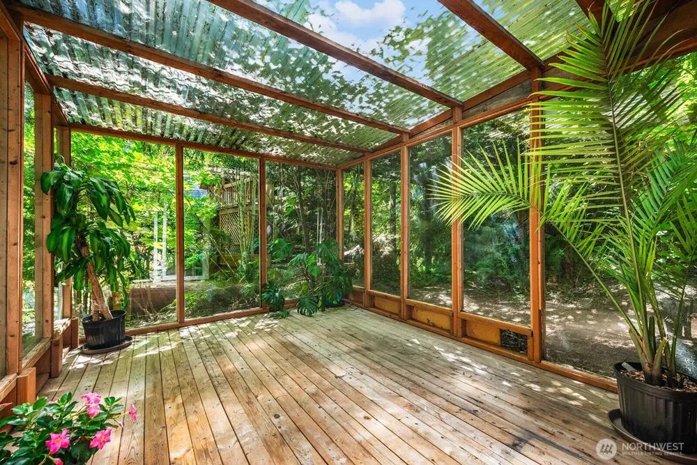 16524 35th Avenue NE Lake Forest Park, WA 98155