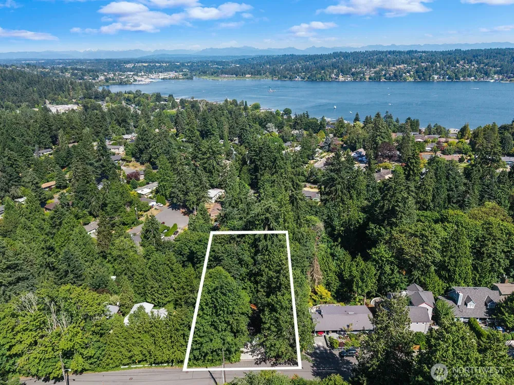 16524 35th Avenue NE Lake Forest Park, WA 98155