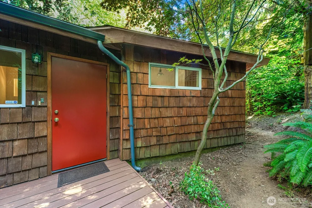 16524 35th Avenue NE Lake Forest Park, WA 98155