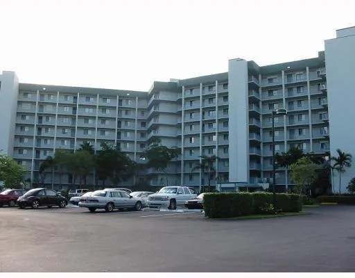 2334 S Cypress Bend Drive #802 Pompano Beach, FL 33069
