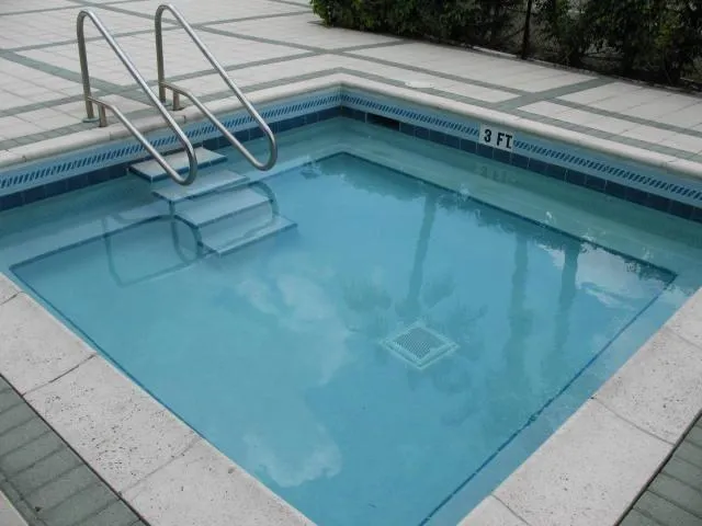 2334 S Cypress Bend Drive #802 Pompano Beach, FL 33069