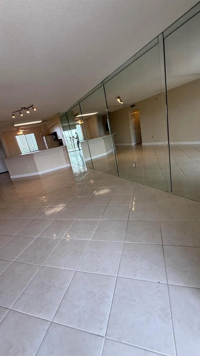 2334 S Cypress Bend Drive #802 Pompano Beach, FL 33069