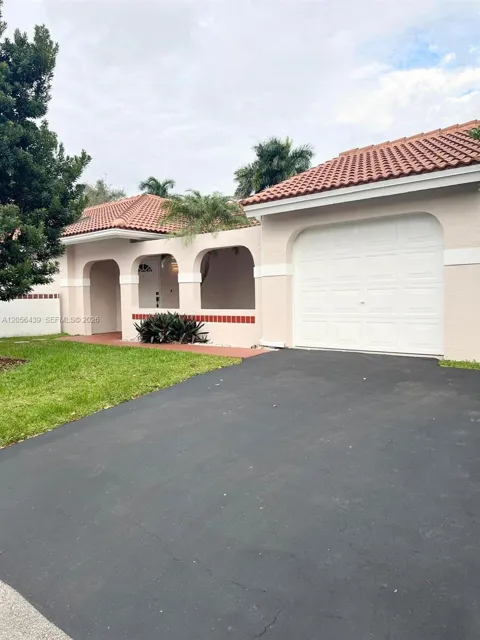 1285 Seagrape Cir
