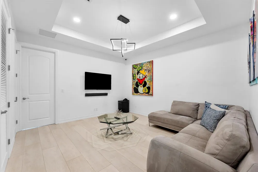 100 NW 69th Circle #52 Boca Raton, FL 33487