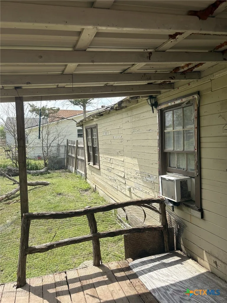 117 Paul Street Rogers, TX 76569