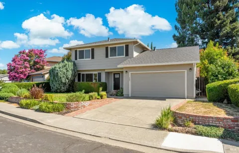 785 Dogwood Circle