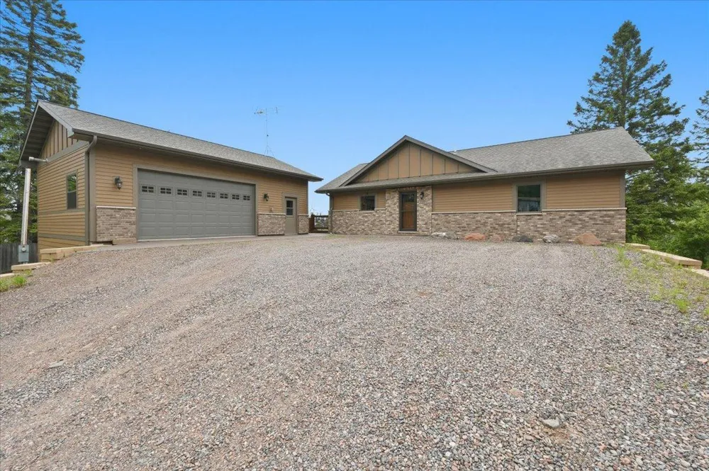 828 Slater Drive Beaver Bay, MN 55614