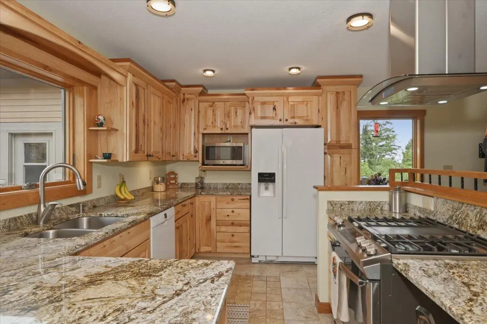828 Slater Drive Beaver Bay, MN 55614