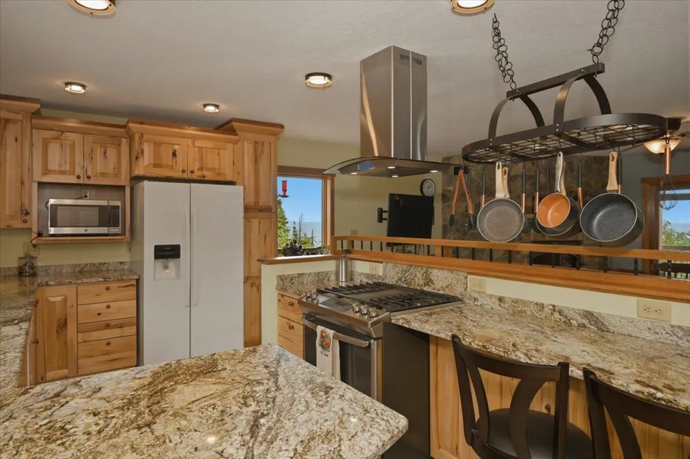 828 Slater Drive Beaver Bay, MN 55614