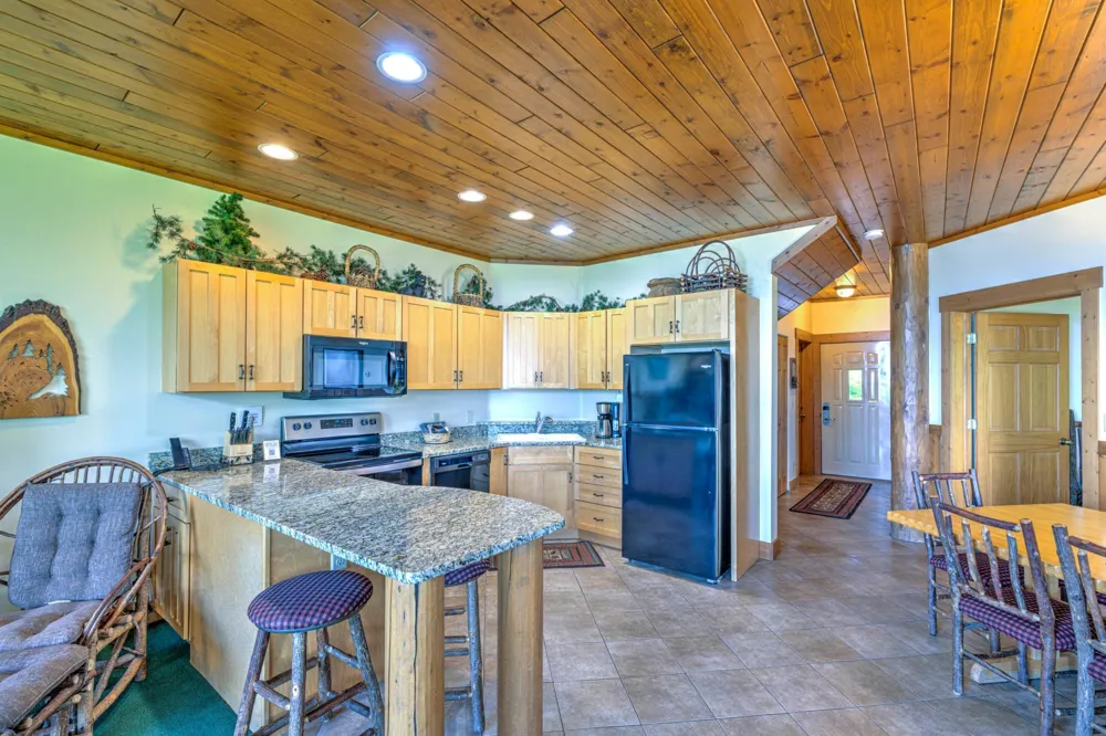 2826 Highway 61 #410A Two Harbors, MN 55616