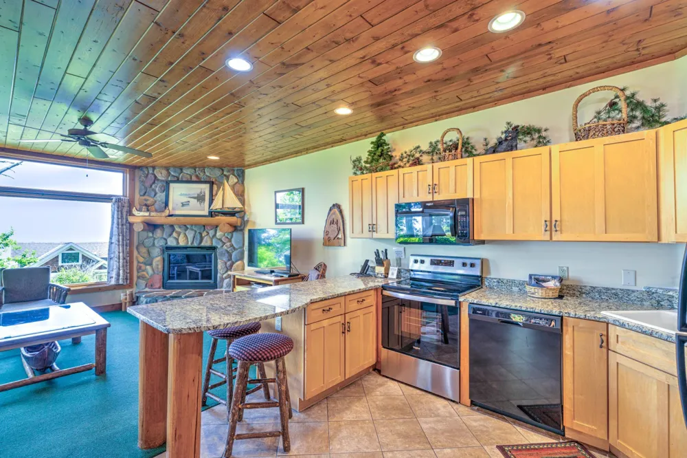 2826 Highway 61 #410A Two Harbors, MN 55616