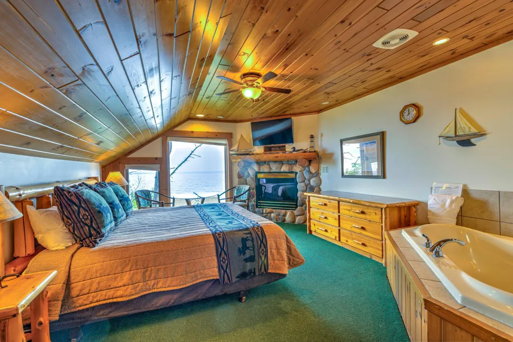2826 Highway 61 #410A Two Harbors, MN 55616