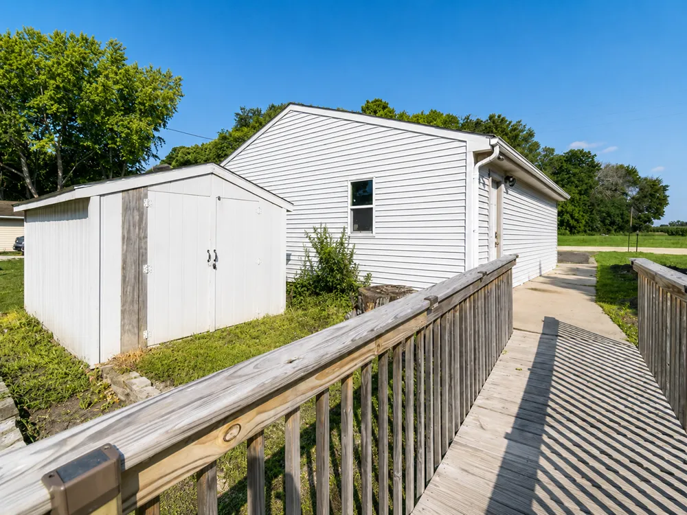 46167 Jefferson Lake Drive Cleveland, MN 56017