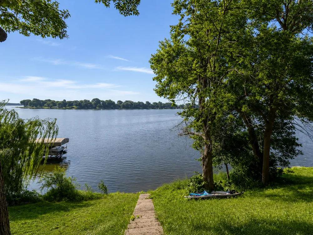 46167 Jefferson Lake Drive Cleveland, MN 56017