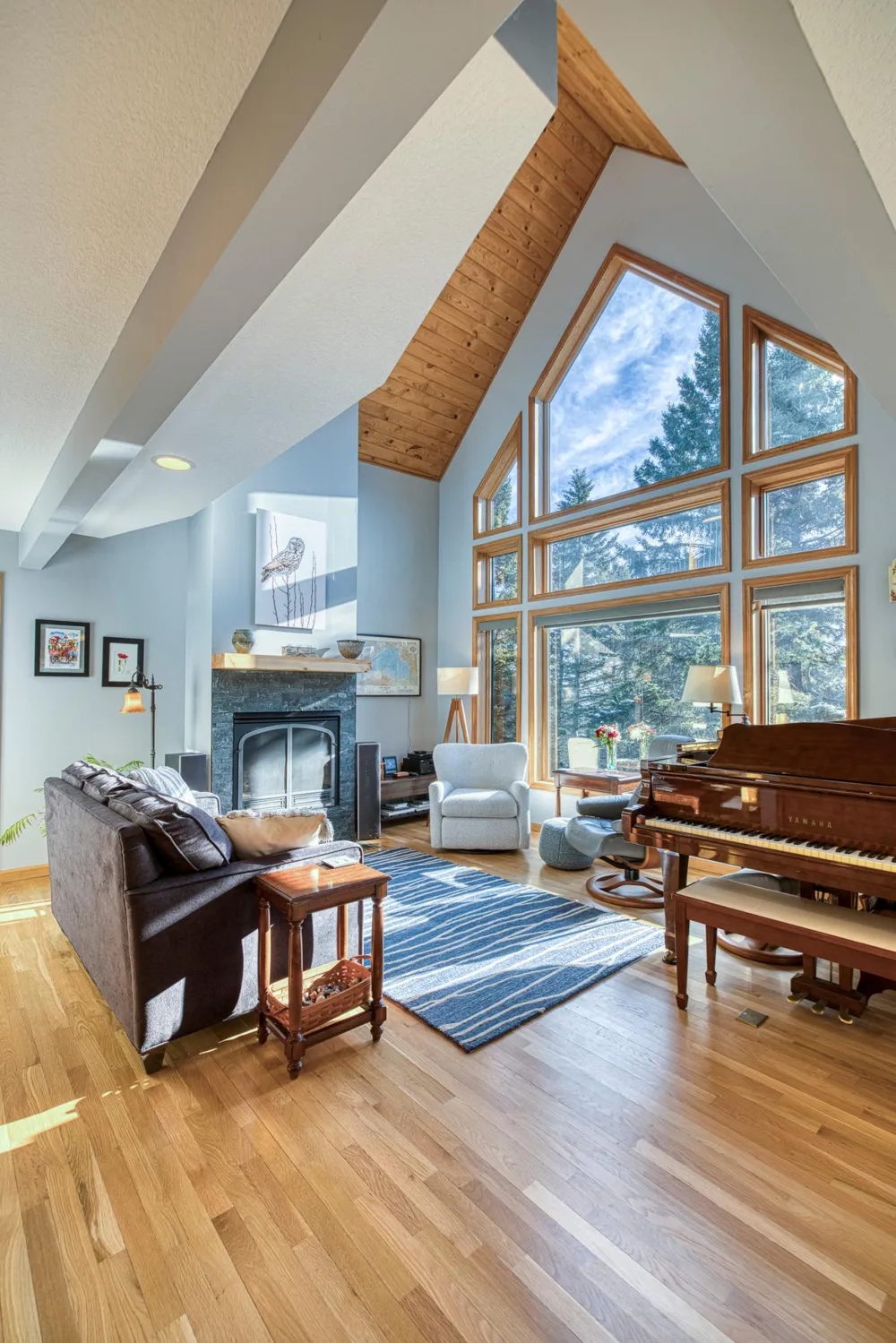 2472 Cliff View Circle Two Harbors, MN 55616