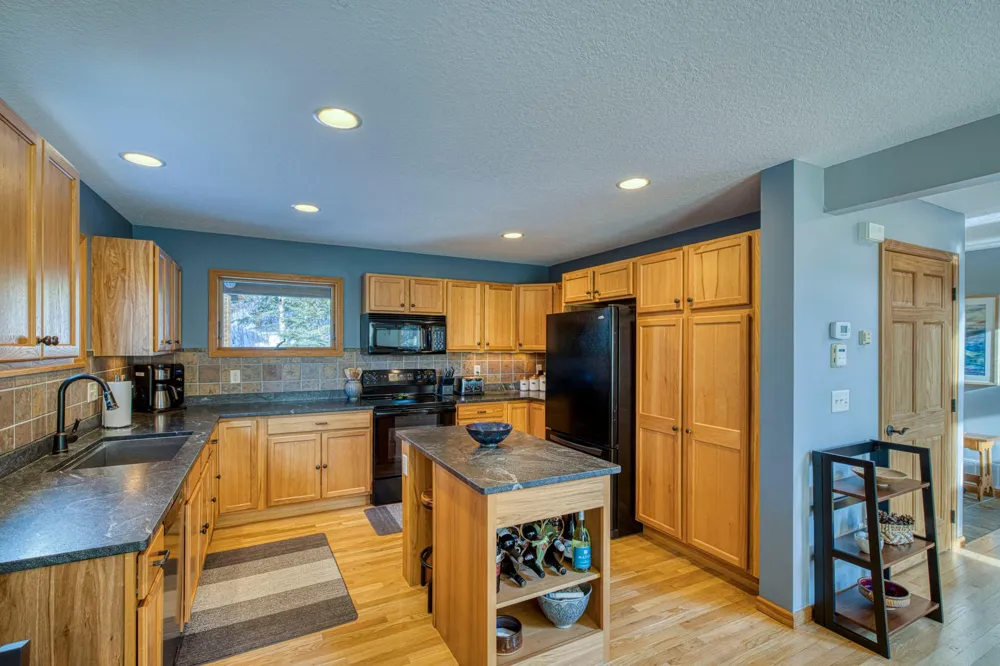 2472 Cliff View Circle Two Harbors, MN 55616