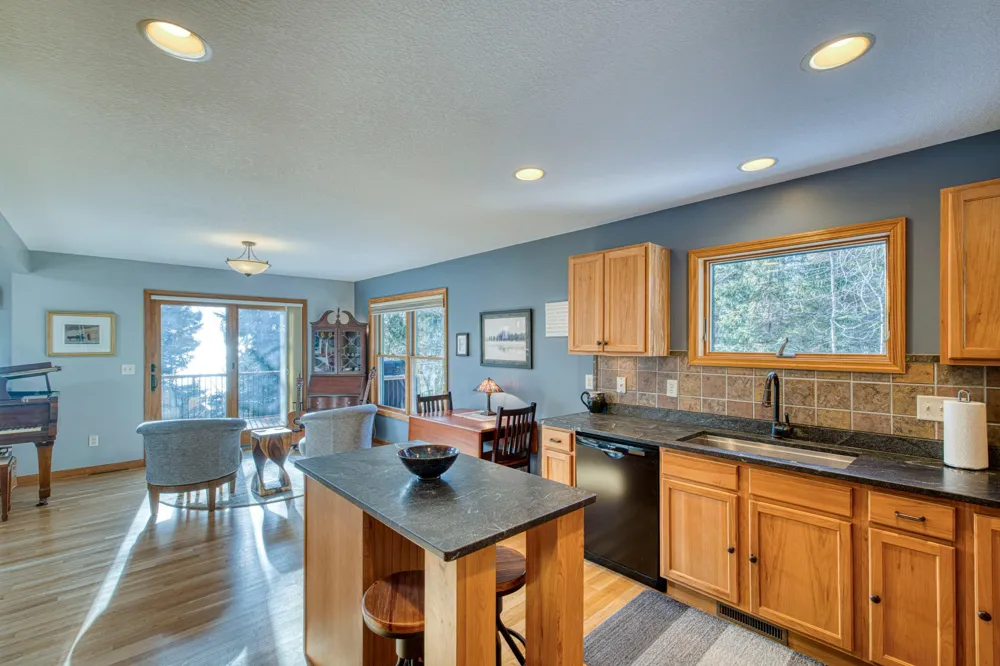 2472 Cliff View Circle Two Harbors, MN 55616