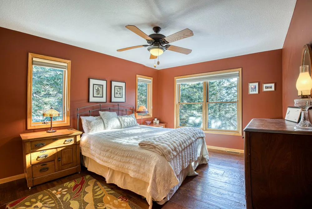 2472 Cliff View Circle Two Harbors, MN 55616