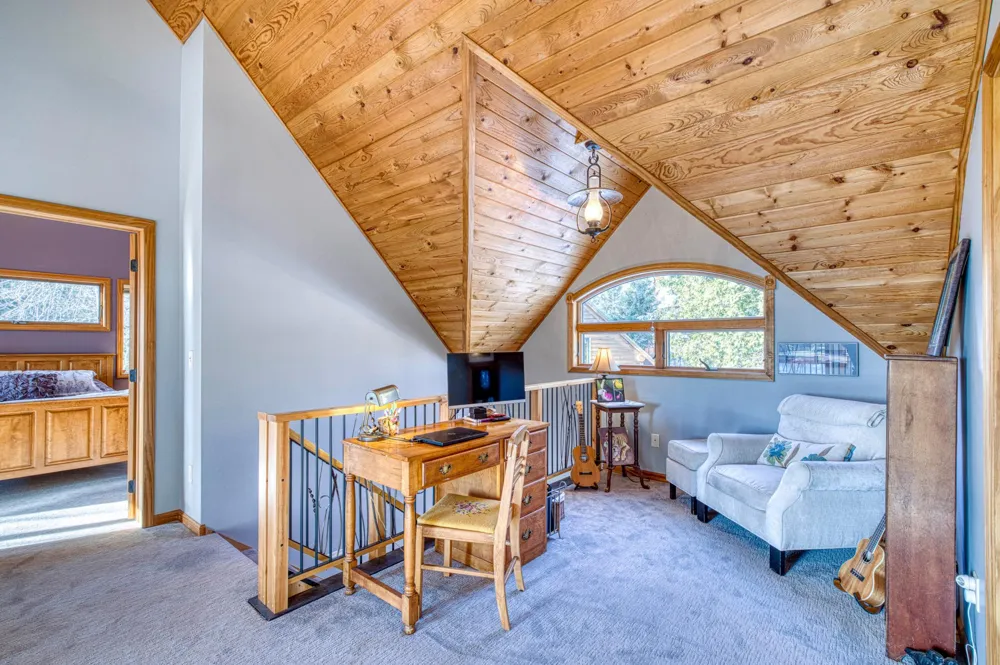 2472 Cliff View Circle Two Harbors, MN 55616