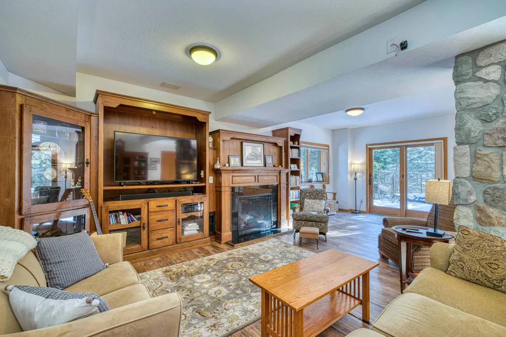 2472 Cliff View Circle Two Harbors, MN 55616