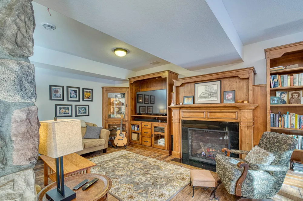 2472 Cliff View Circle Two Harbors, MN 55616
