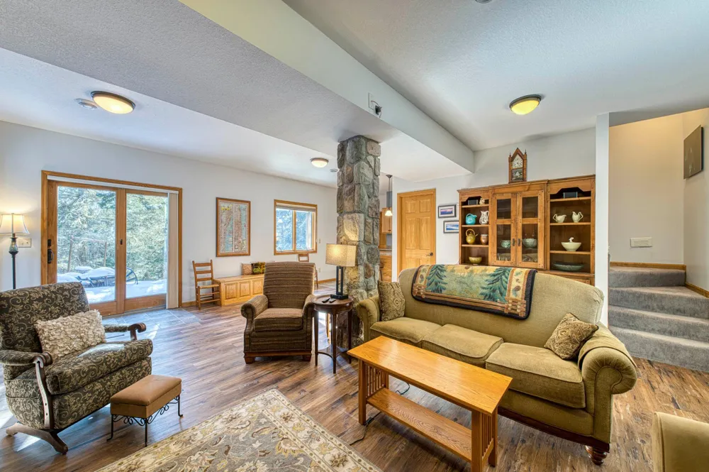 2472 Cliff View Circle Two Harbors, MN 55616