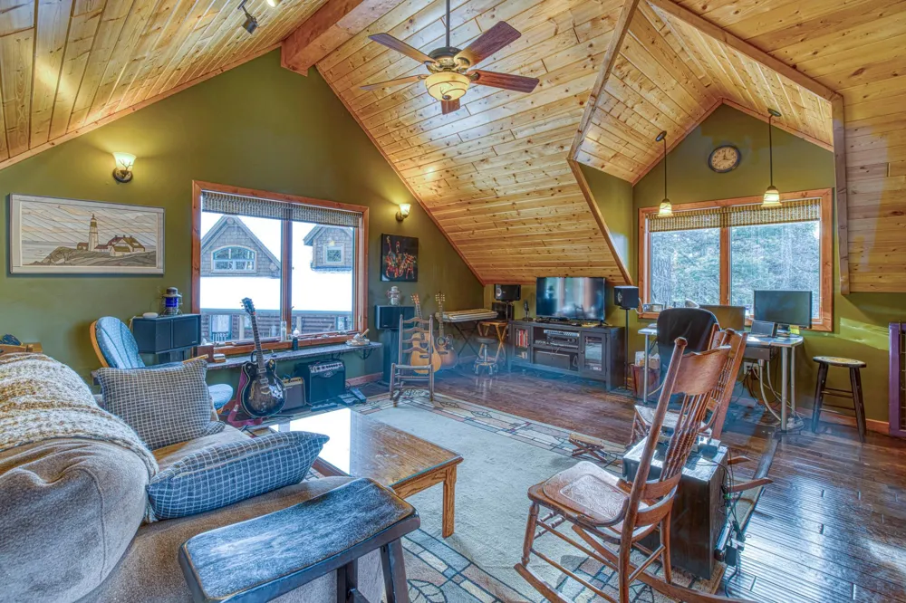 2472 Cliff View Circle Two Harbors, MN 55616