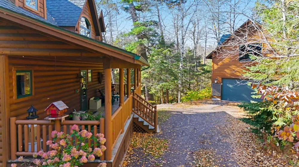 2472 Cliff View Circle Two Harbors, MN 55616