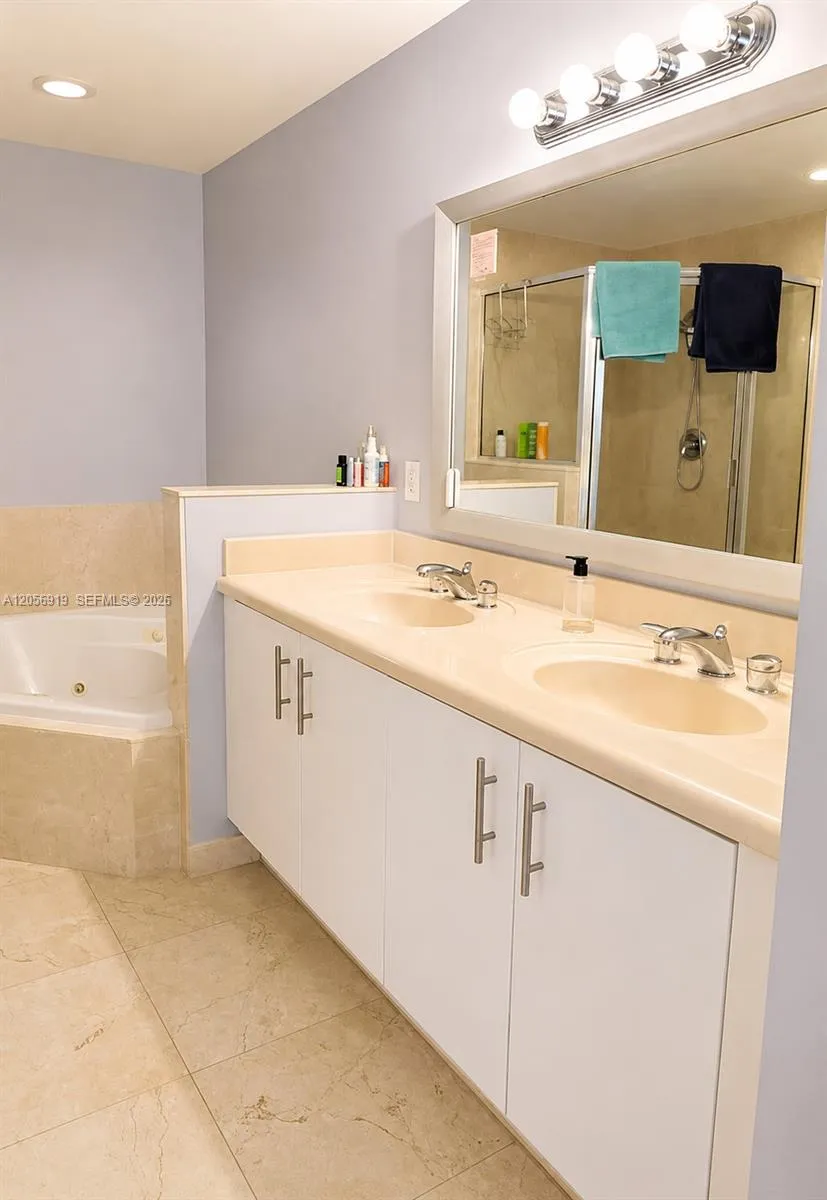 7900 Harbor Island Dr #705 North Bay Village, FL 33141