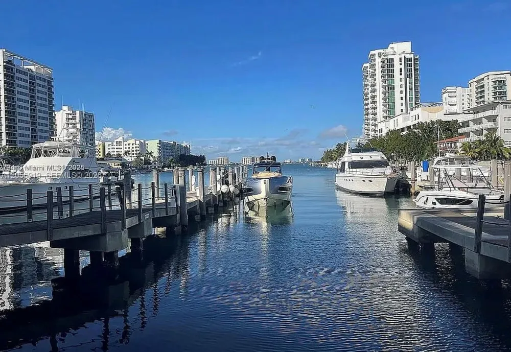 7900 Harbor Island Dr #705 North Bay Village, FL 33141