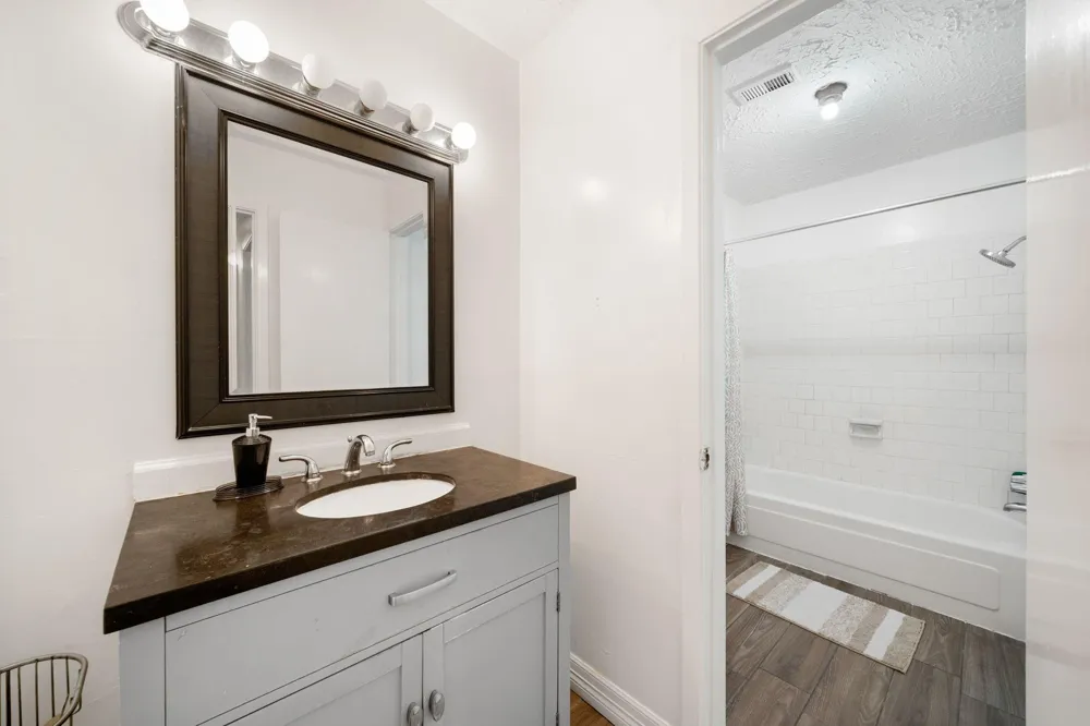 7272 Crownwest Street #7272 Houston, TX 77072