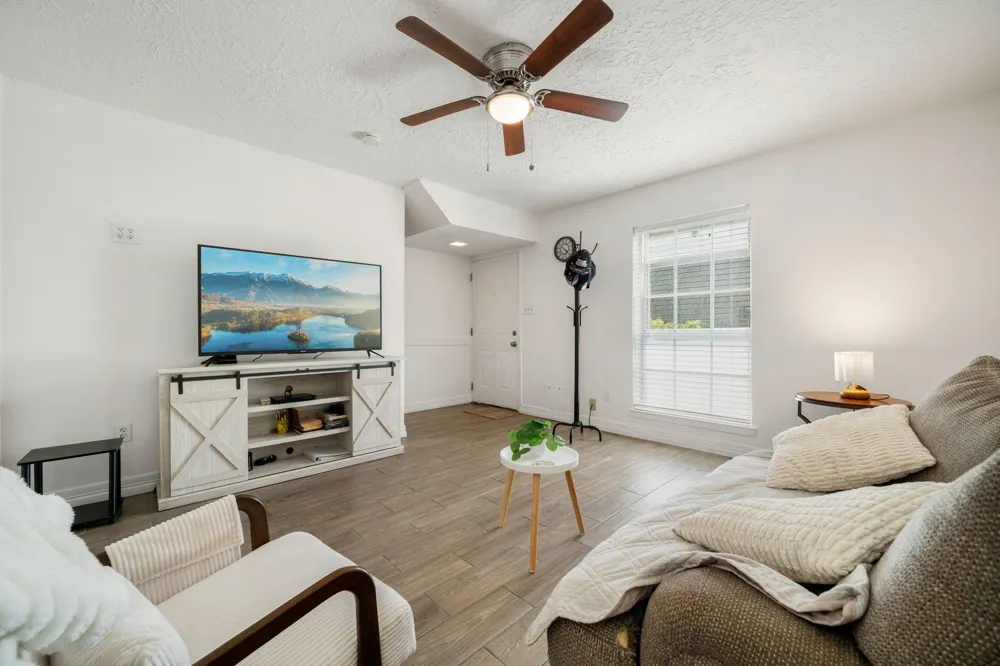 7272 Crownwest Street #7272 Houston, TX 77072