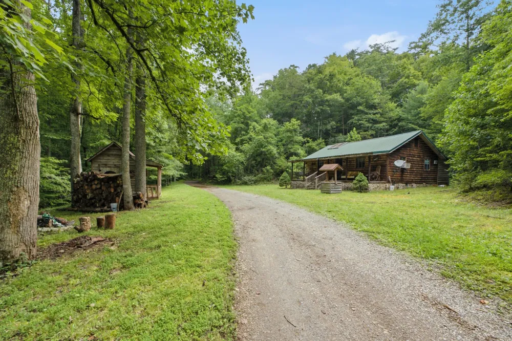 2 Dog Hollow Road Reliance, TN 37369