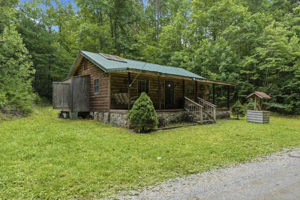2 Dog Hollow Road Reliance, TN 37369
