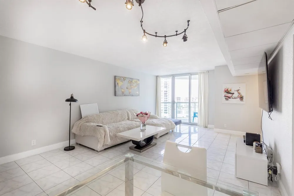 3801 S Ocean Drive #10S Hollywood, FL 33019