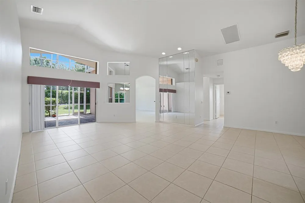 7639 Tarpon Cove Circle Lake Worth, FL 33467