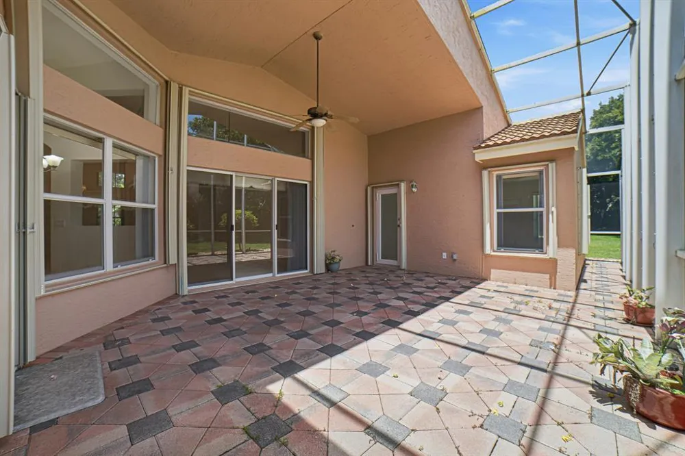 7639 Tarpon Cove Circle Lake Worth, FL 33467