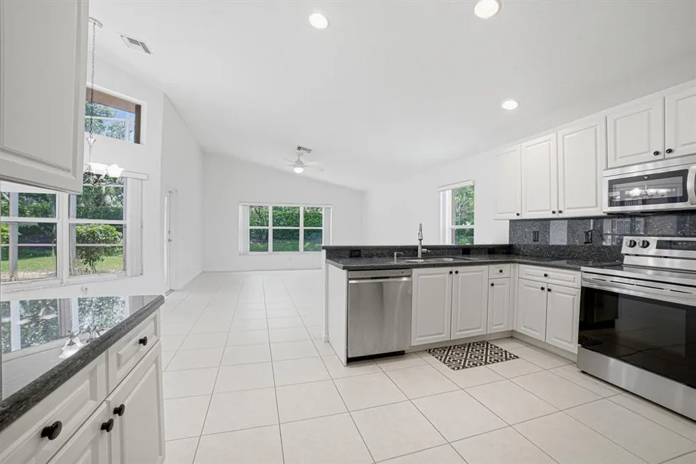 7639 Tarpon Cove Circle Lake Worth, FL 33467