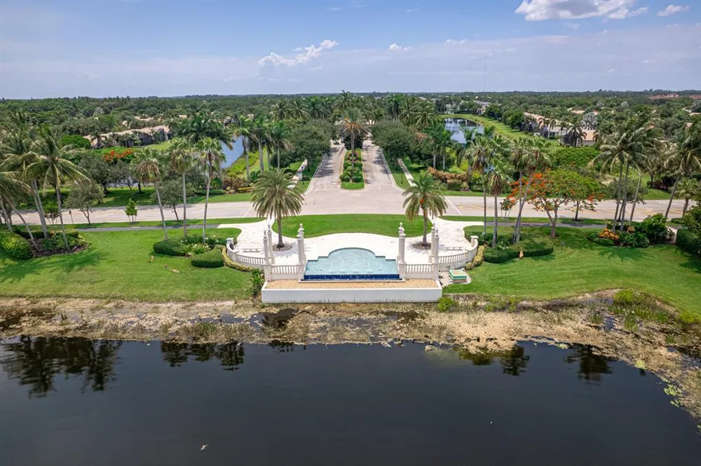 7639 Tarpon Cove Circle Lake Worth, FL 33467