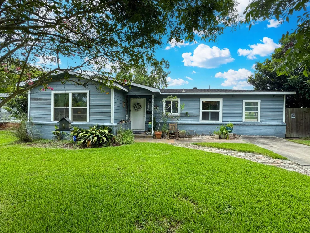 206 Cedar Drive Hitchcock, TX 77563