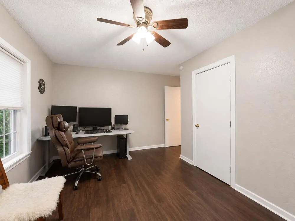 206 Cedar Drive Hitchcock, TX 77563