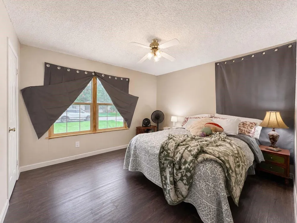 206 Cedar Drive Hitchcock, TX 77563