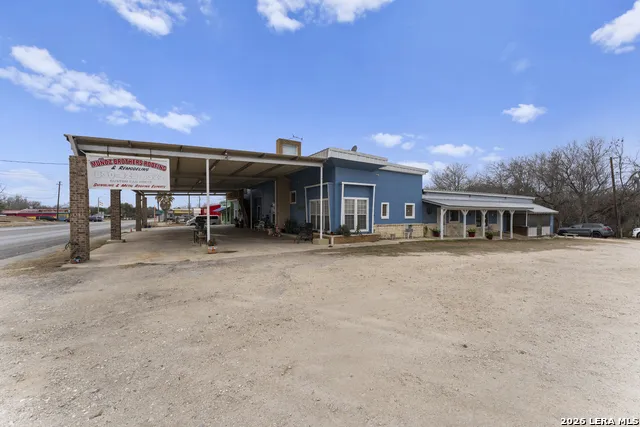 1871 STATE HIGHWAY 132 N Natalia, TX 78059