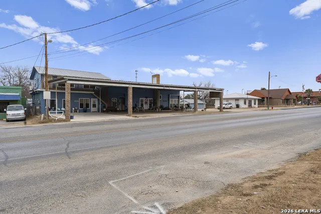 1871 STATE HIGHWAY 132 N Natalia, TX 78059