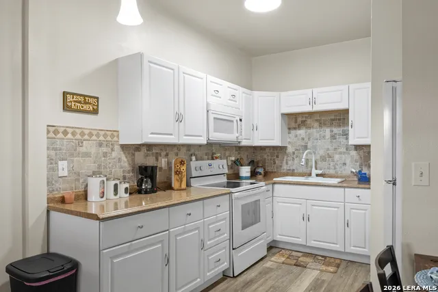 1871 STATE HIGHWAY 132 N Natalia, TX 78059