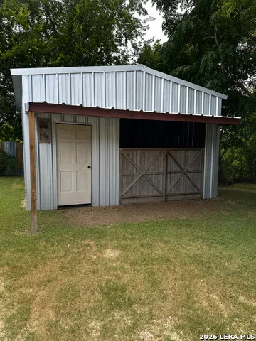 1871 STATE HIGHWAY 132 N Natalia, TX 78059