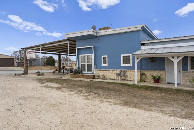 1871 STATE HIGHWAY 132 N Natalia, TX 78059