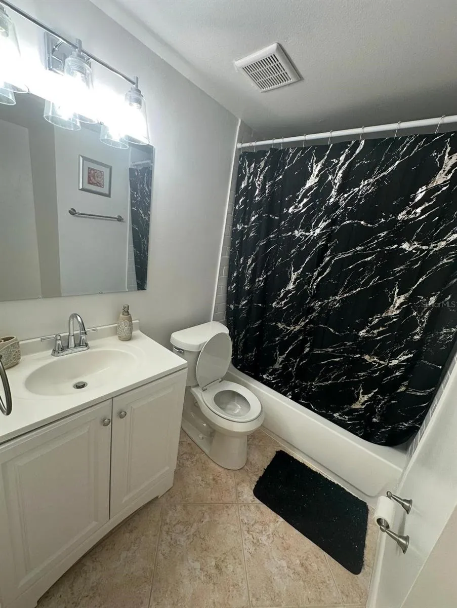 16004 SADDLE CREEK DRIVE Tampa, FL 33618